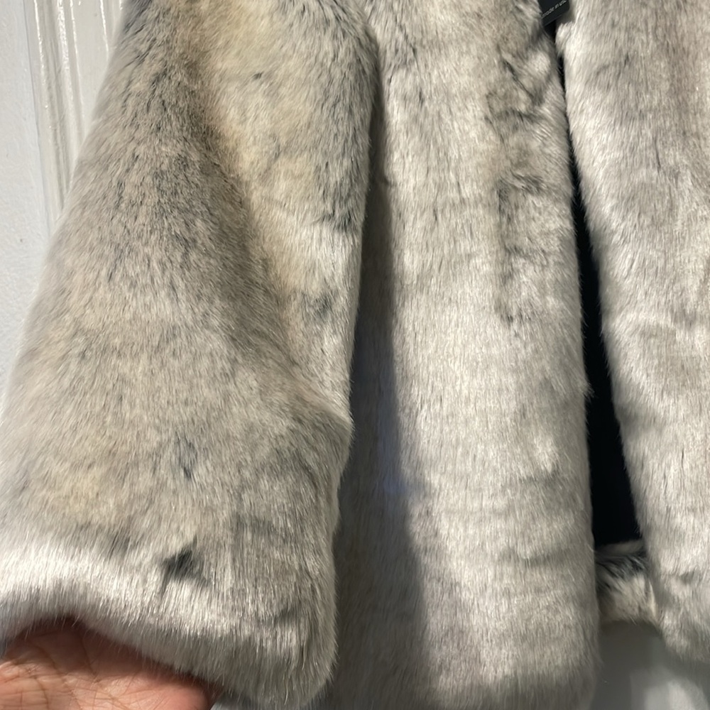 Krisa Camila Faux Fur Jacket in Glacial - Picture 4 of 6